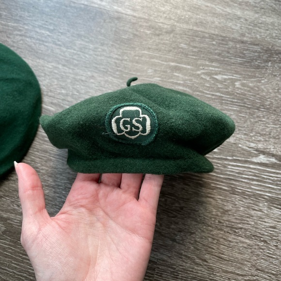 Girl Scouts Accessories - Vintage Girl Scout Green Beret Hat 100% Wool 1960s Set of Sz Medium